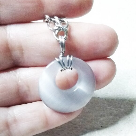 Shimmering Silver/Grey CatsEye Pendant + 19" Adjustable Stainless Steal Chain - Picture 5 of 9